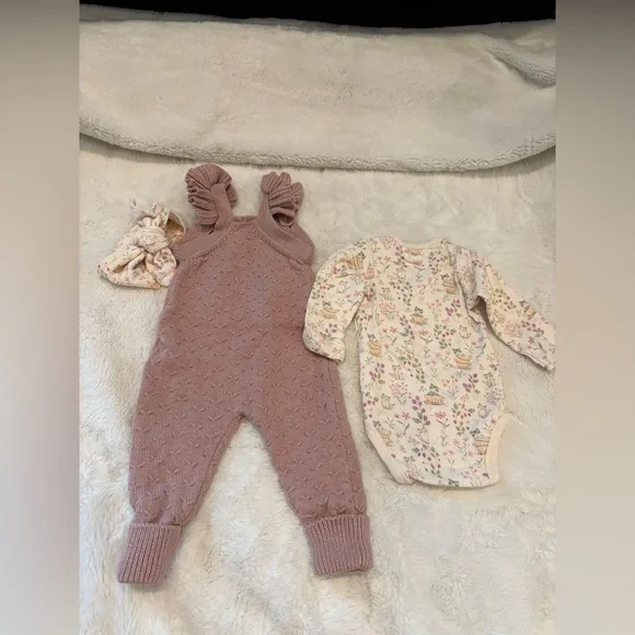 Jamie Kay Mauve Knit Baby Overalls with Moons Garden Bodysuit and Bow - Picture 2 of 6